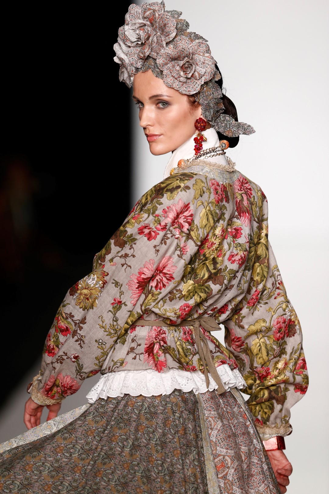 polomagazinepoloeditorschoicefashionpickpolorussiafashionhautecouturepolomag 17